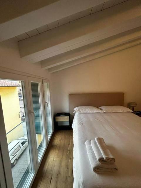 Waterfront Balcony I Grani 5 Resort Grand Suite Livorno Bagian luar foto