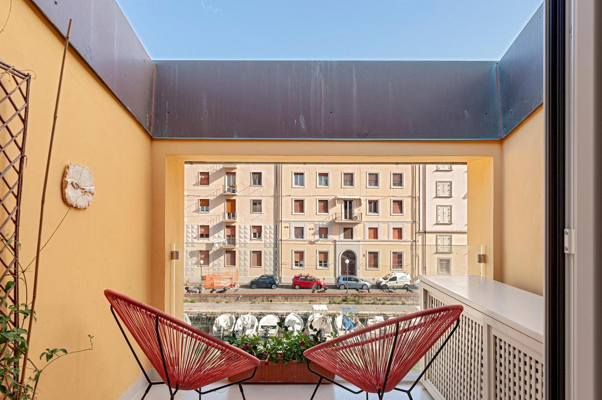 Waterfront Balcony I Grani 5 Resort Grand Suite Livorno Bagian luar foto